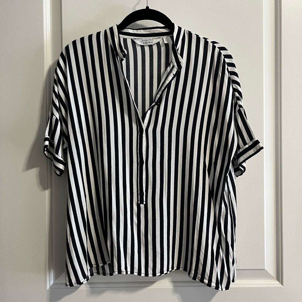 & Other Stories Black and White Casual Button Down Shirt